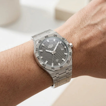 Heroforce 5043 Octagonal - Wristwatch, luxury, photorealistic, natural light